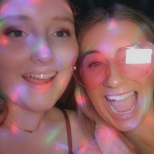 Meet your Posher, Elizabeth